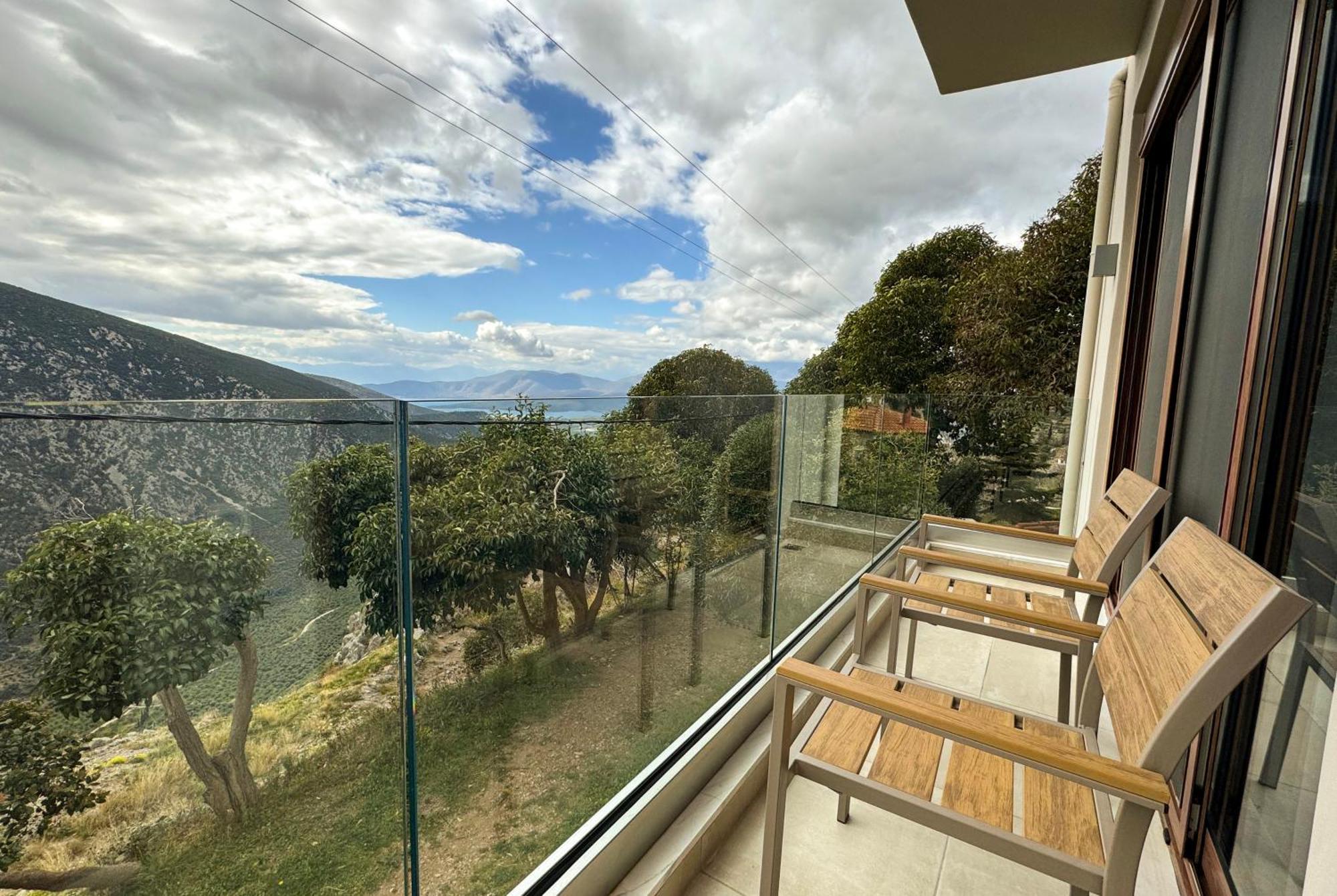 Komody Delfos Exterior foto